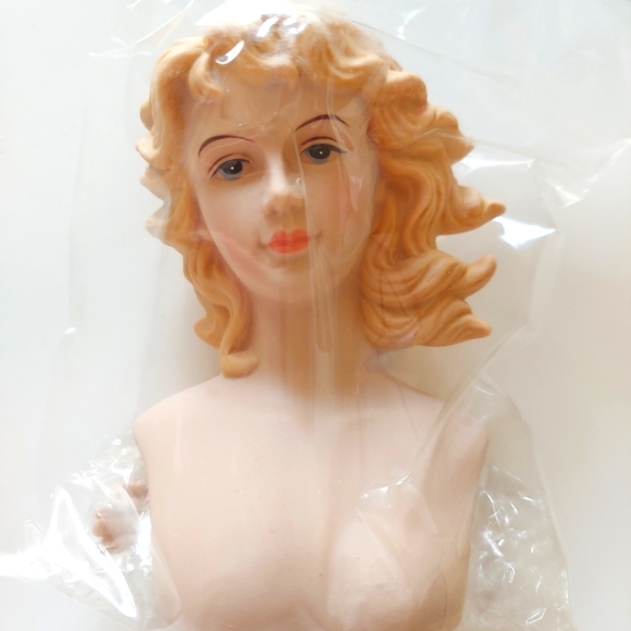 Vintage Porcelain Lady Head and Hands Set by Mangelsen's 3 3/4" Original package - Picture 1 of 13